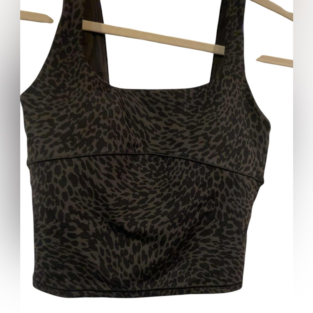 NWT Vuori all the form tank BLACK BLURRED TORRENT Size XS